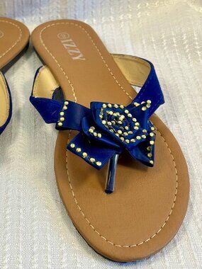 Izzy Floral Thong Sandals in Royal Blue 9
